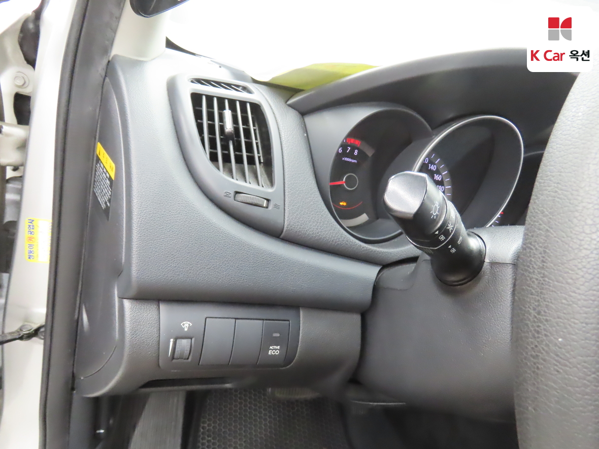 كيا فورتي 2011 - صورة 9