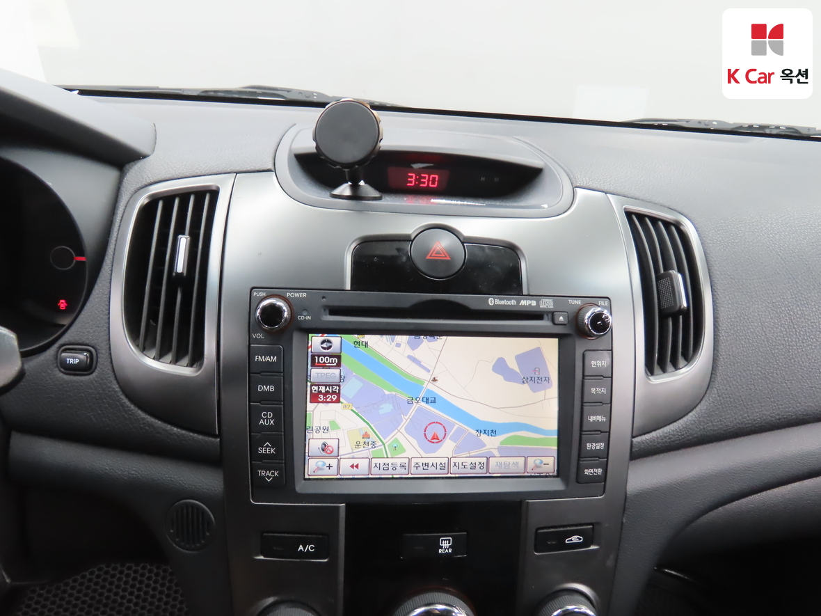 كيا فورتي 2011 - صورة 14