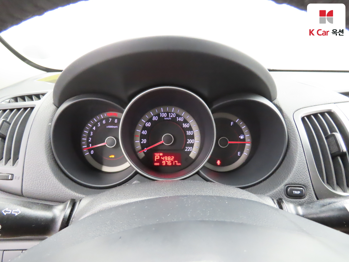 كيا فورتي 2011 - صورة 5