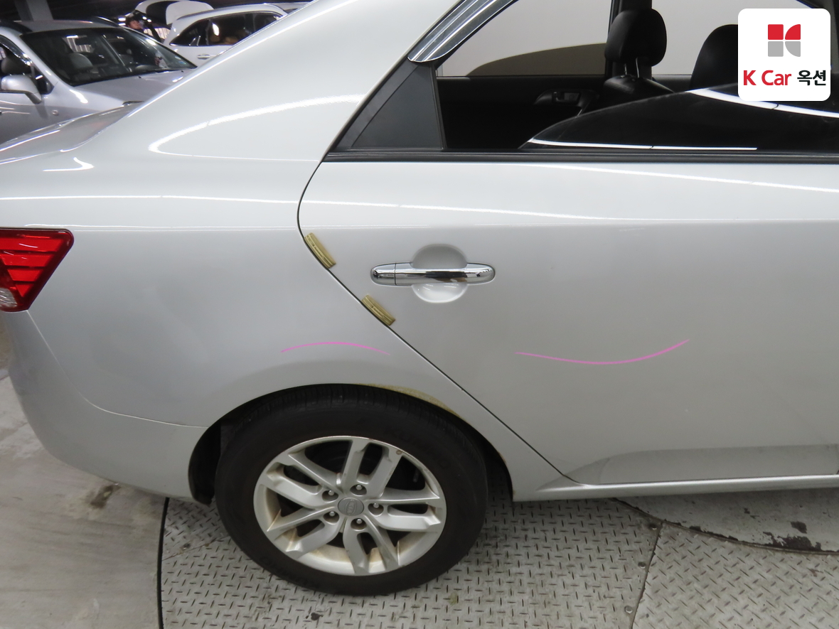 كيا فورتي 2011 - صورة 38