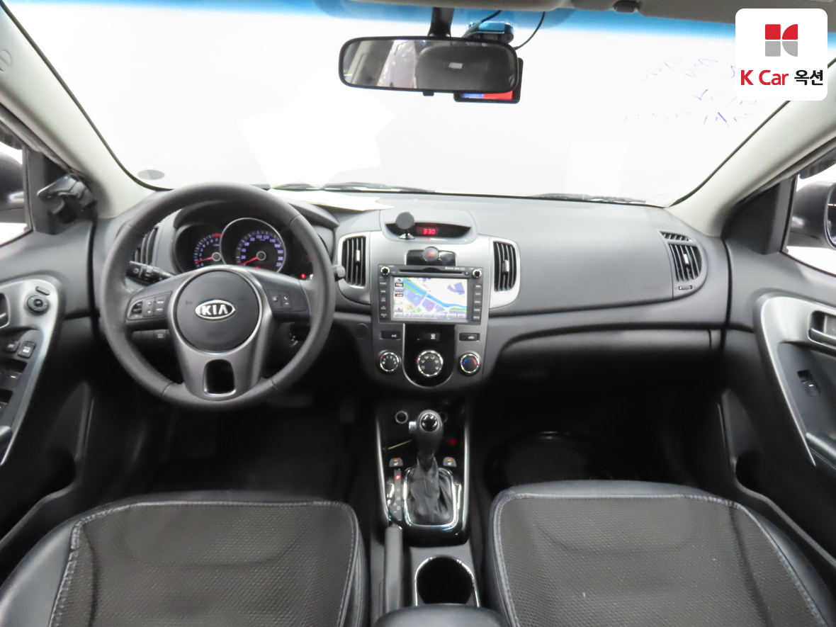 كيا فورتي 2011 - صورة 3