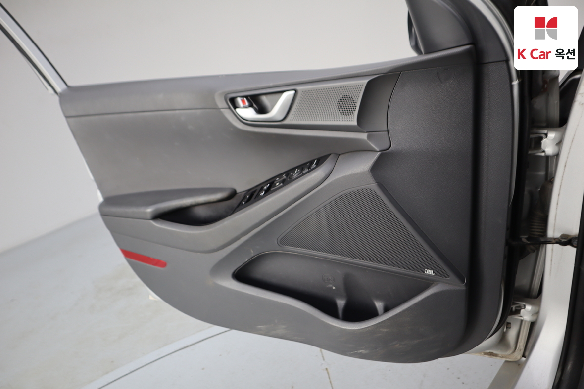 Hyundai Ioniq 2018 - Image 8