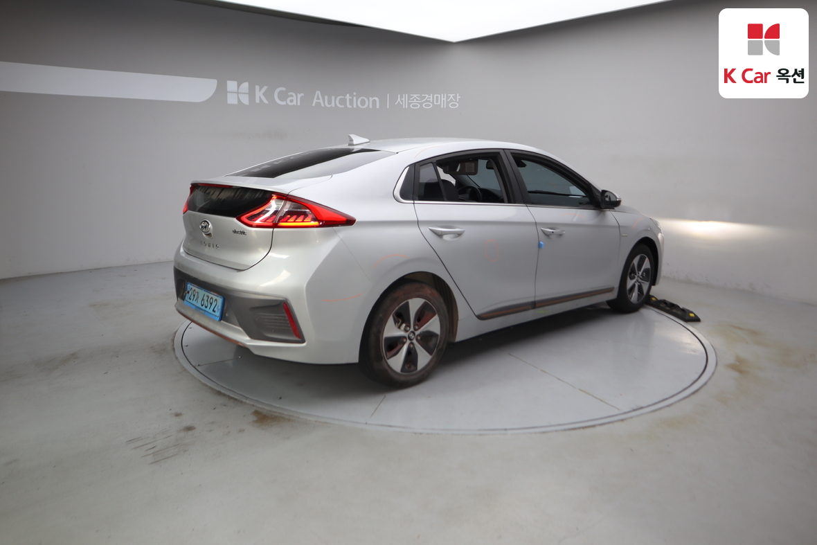 Hyundai Ioniq 2018 - Image 2