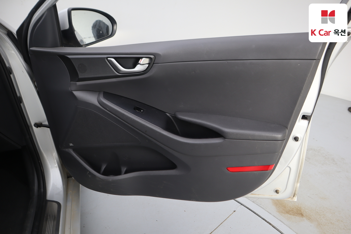 Hyundai Ioniq 2018 - Image 28