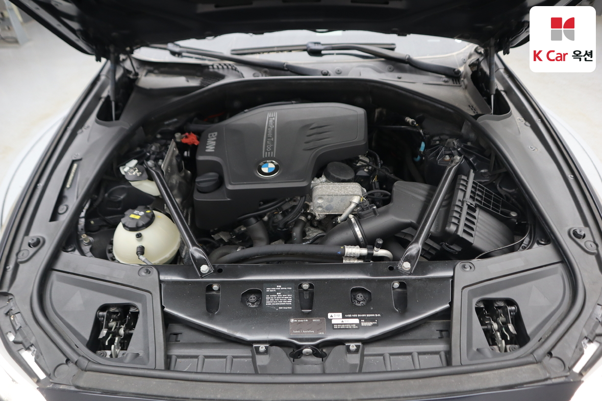 BMW 5 Series 2016 - Image 35