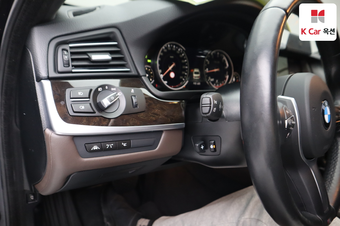 BMW 5 Series 2016 - Image 9