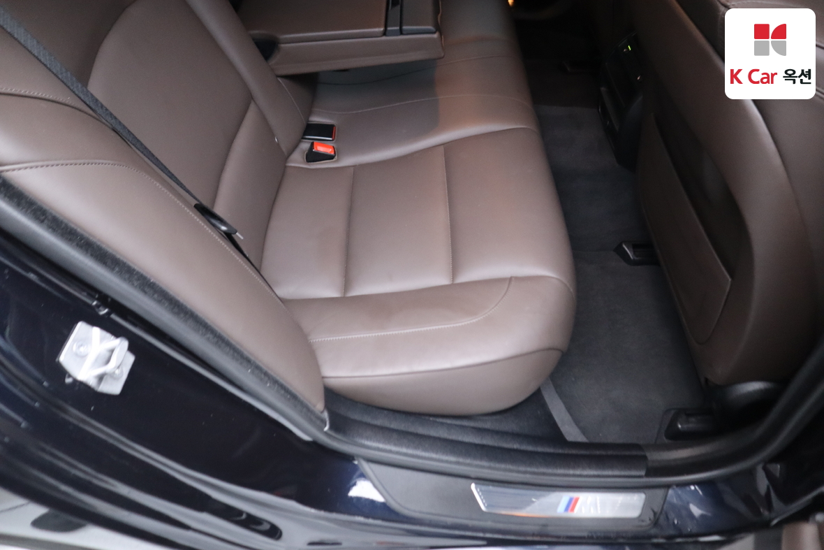 BMW 5 Series 2016 - Image 30