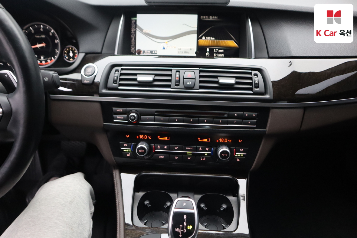 BMW 5 Series 2016 - Image 6