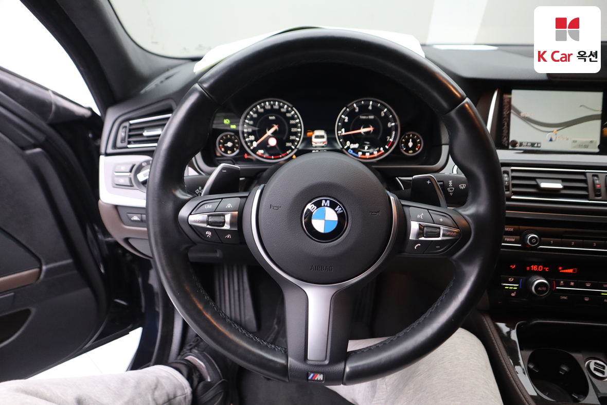 BMW 5 Series 2016 - Image 10