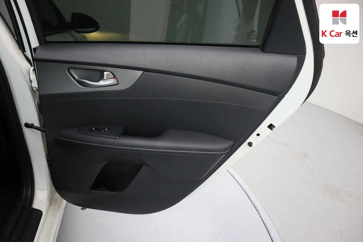 Kia K3 2019 - Image 24