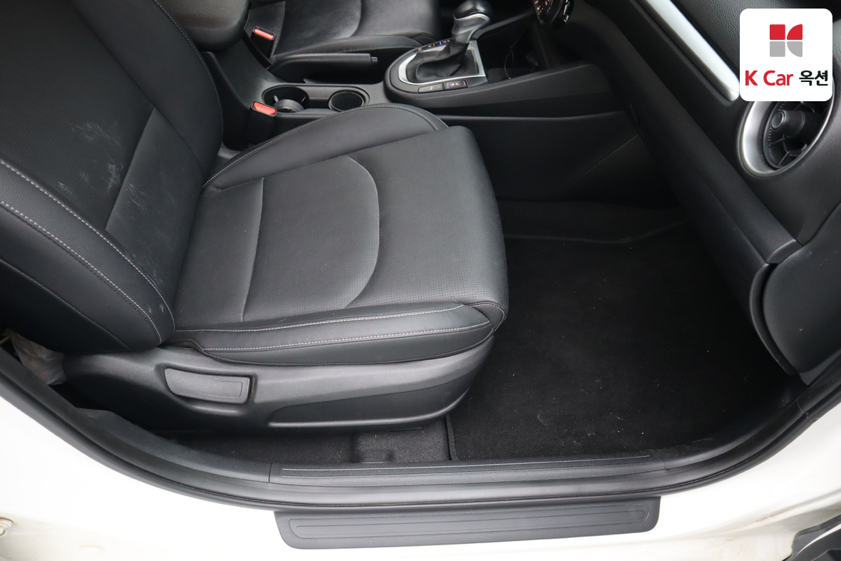 Kia K3 2019 - Image 27