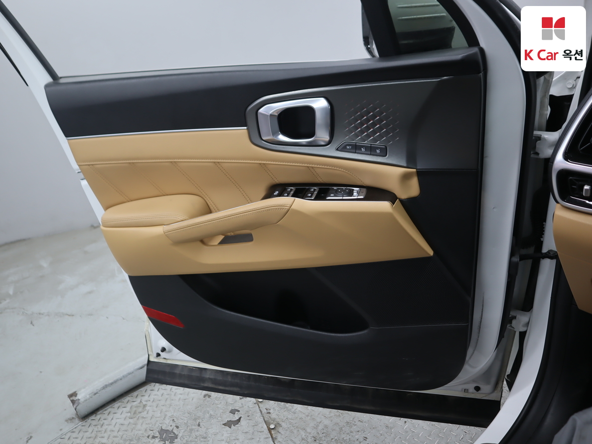 Kia Sorento 2023 - Image 8