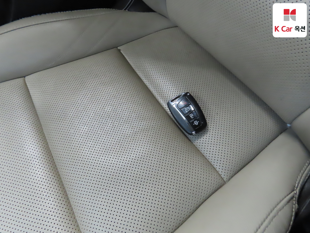 Hyundai Santa Fe 2015 - Image 17