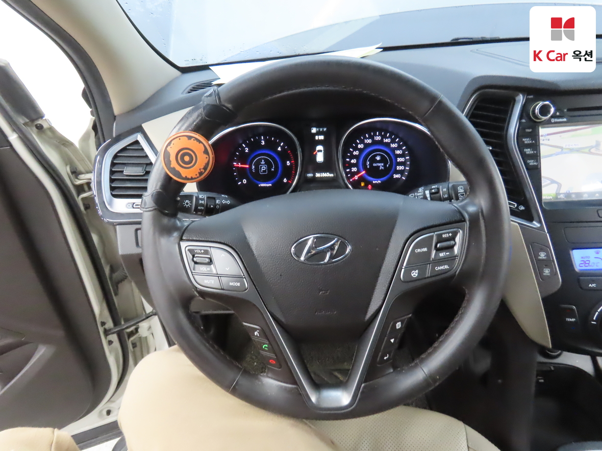 Hyundai Santa Fe 2015 - Image 10
