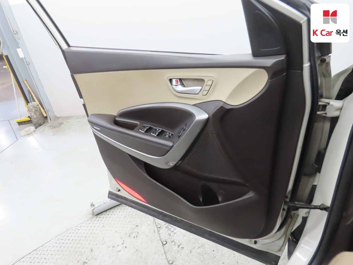 Hyundai Santa Fe 2015 - Image 8