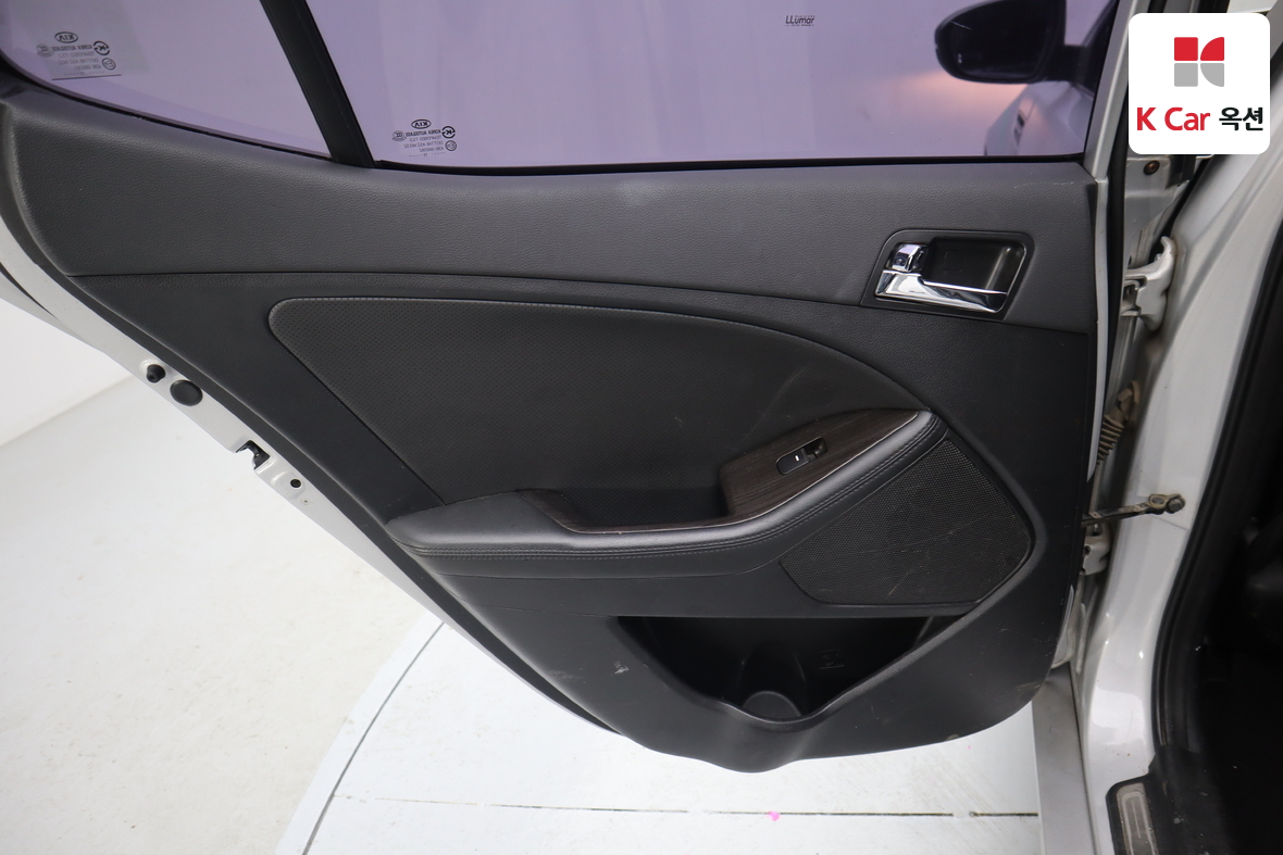 كيا K5 2011 - صورة 23