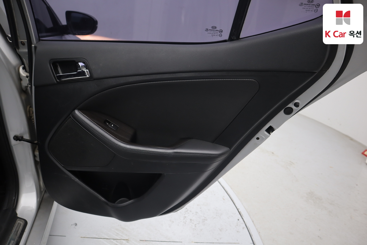 كيا K5 2011 - صورة 27