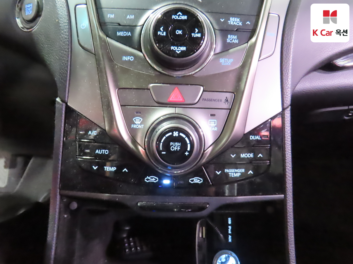 Hyundai AZERA 2012 - Image 16