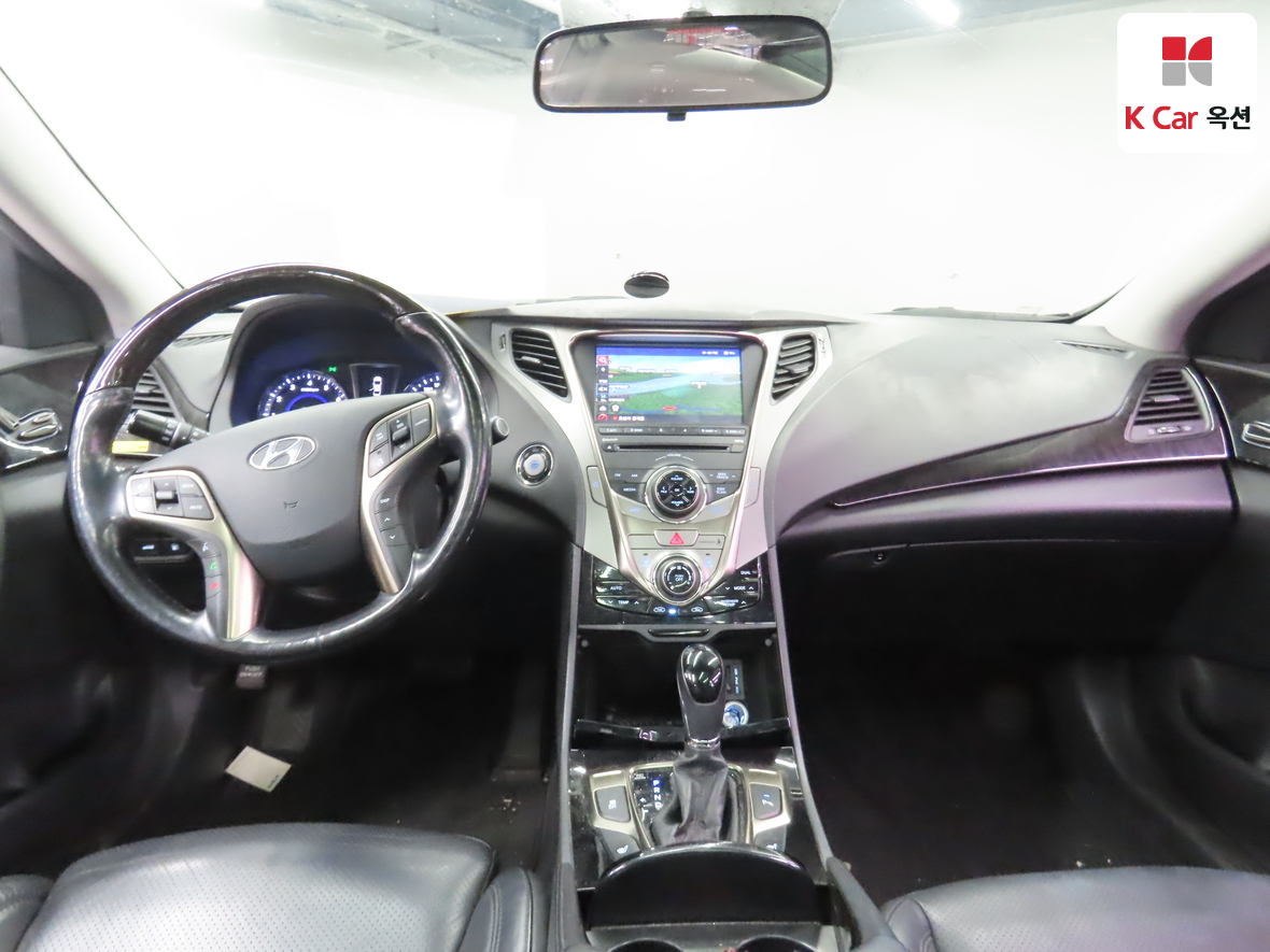 Hyundai AZERA 2012 - Image 3