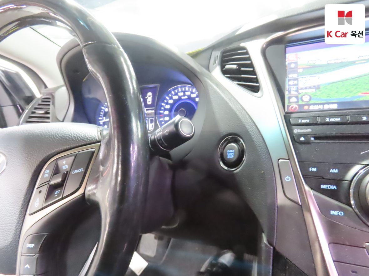 Hyundai AZERA 2012 - Image 11