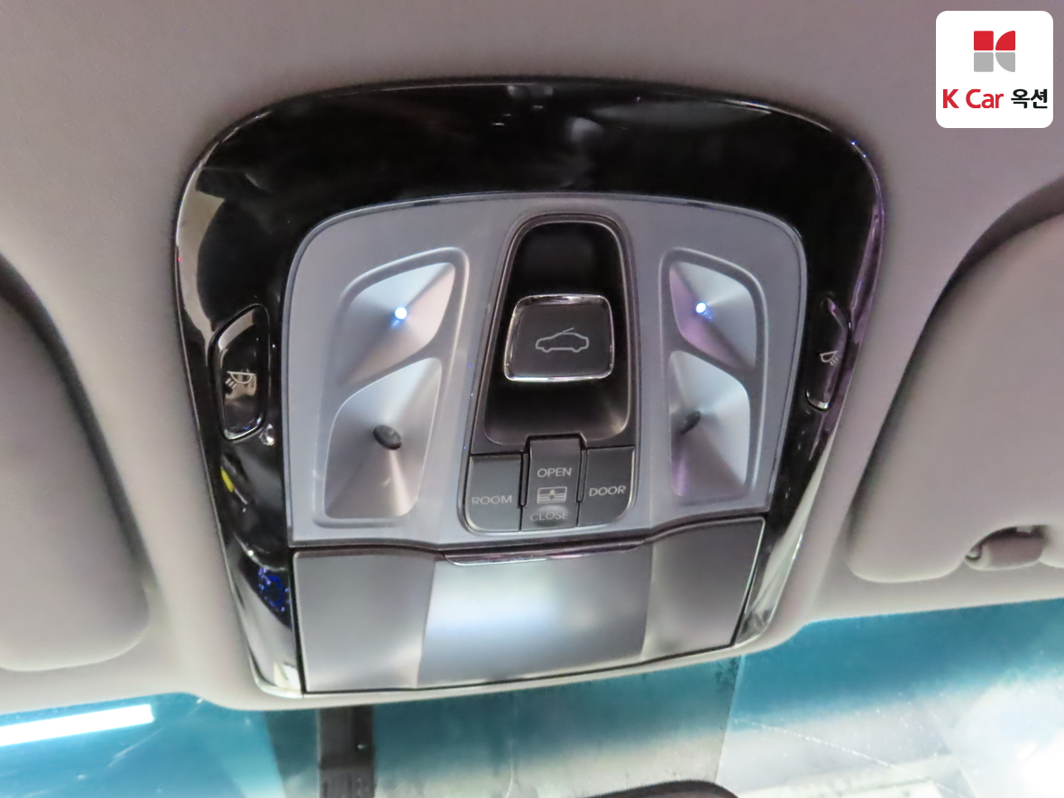 Hyundai AZERA 2012 - Image 12