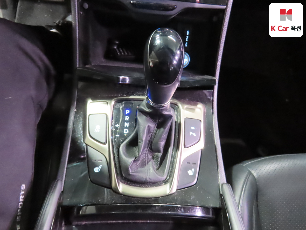 Hyundai AZERA 2012 - Image 17