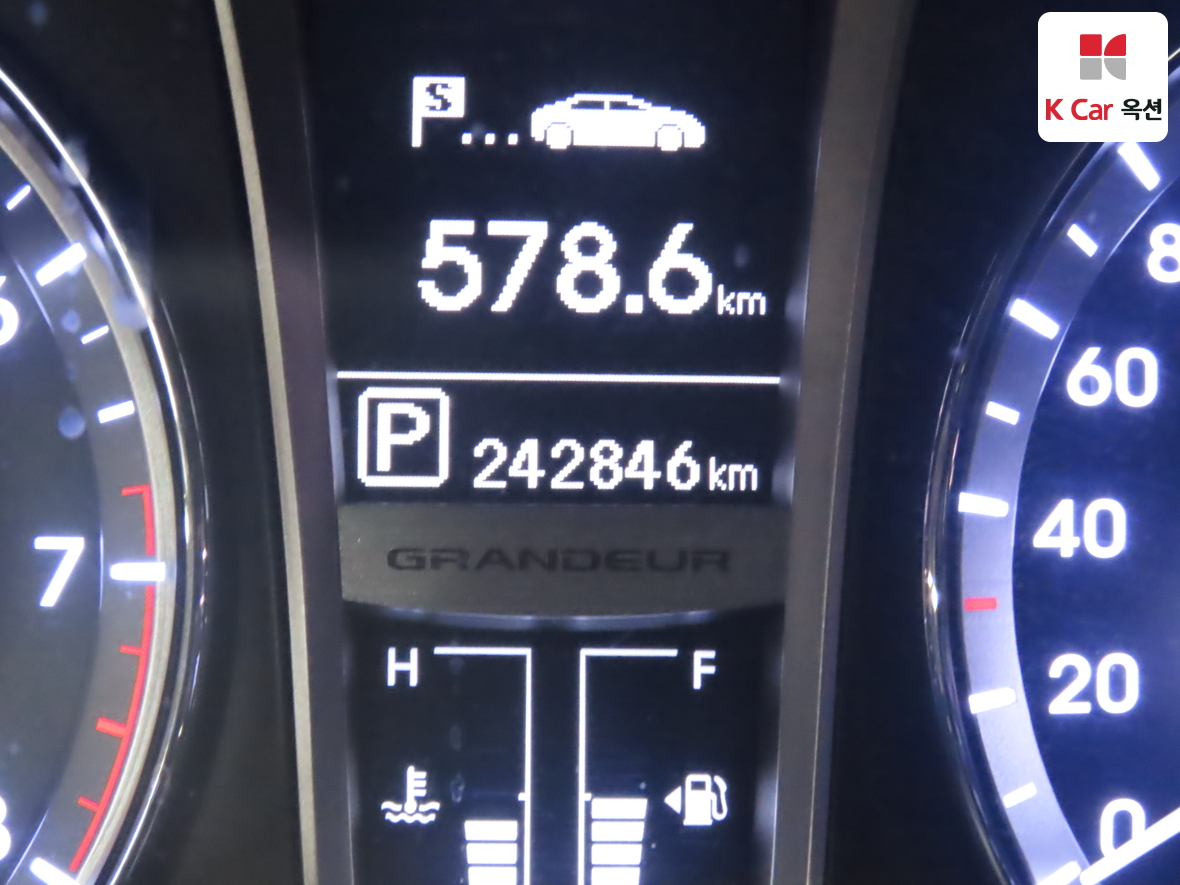 Hyundai AZERA 2012 - Image 4