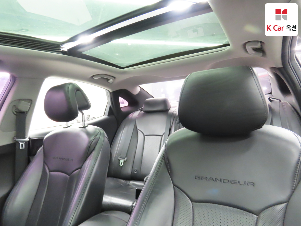 Hyundai AZERA 2012 - Image 20