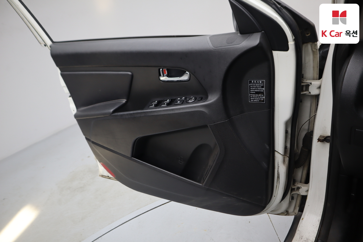 كيا سبورتاج 2011 - صورة 8