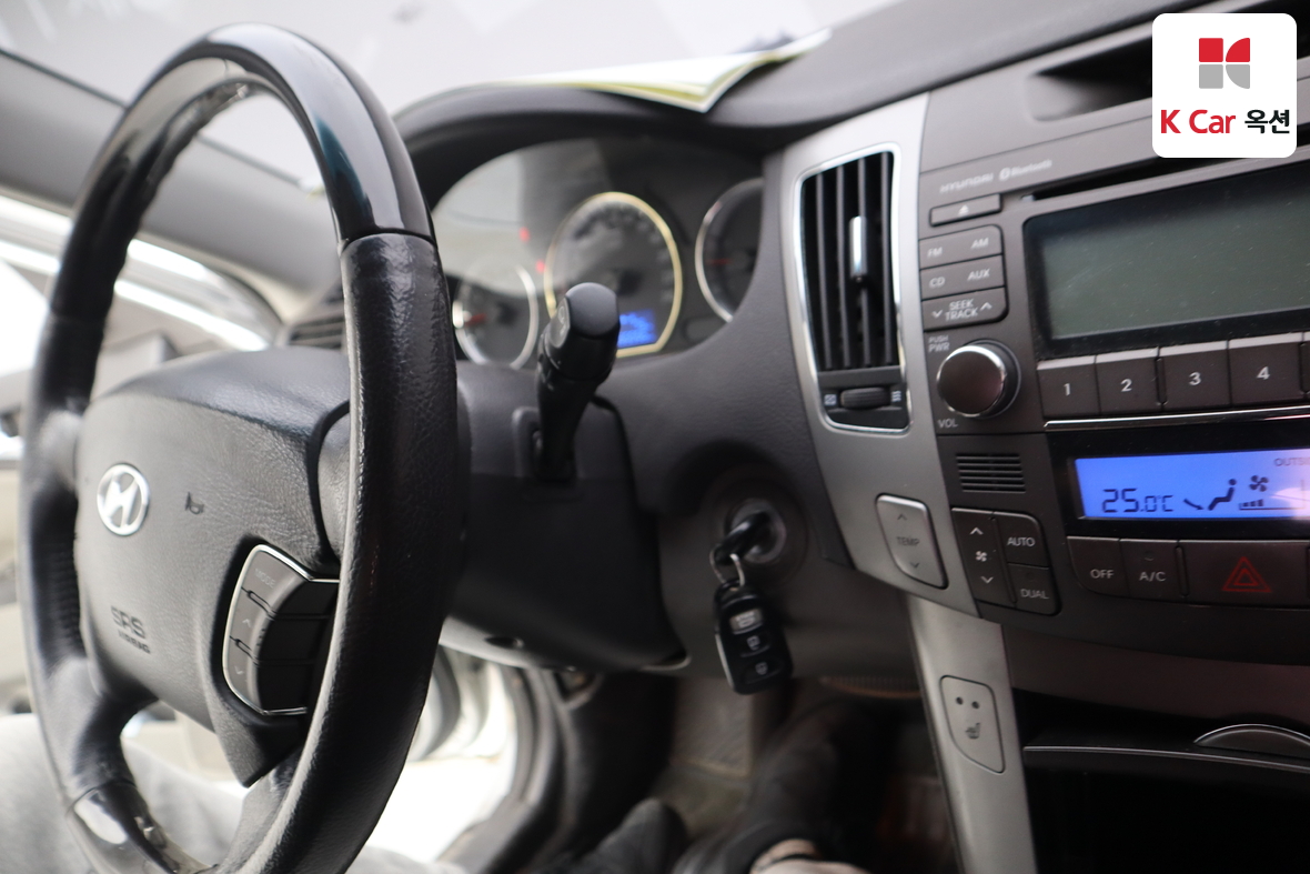 Hyundai Sonata 2009 - Image 11