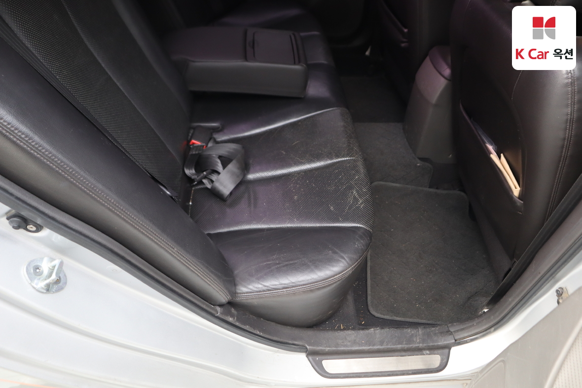 Hyundai Sonata 2009 - Image 25