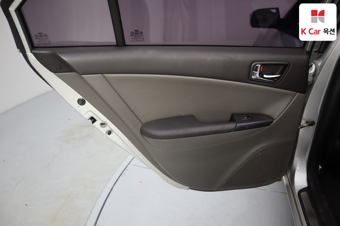 Hyundai Sonata 2009 - Image 20