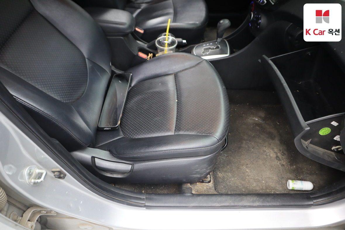 هيونداي أكسنت 2015 - صورة 28