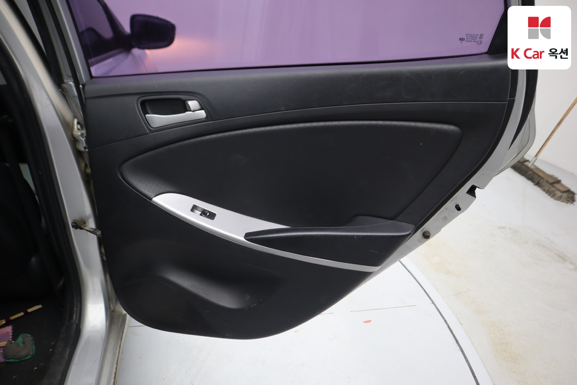 هيونداي أكسنت 2015 - صورة 25