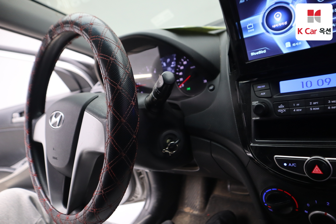 هيونداي أكسنت 2015 - صورة 11