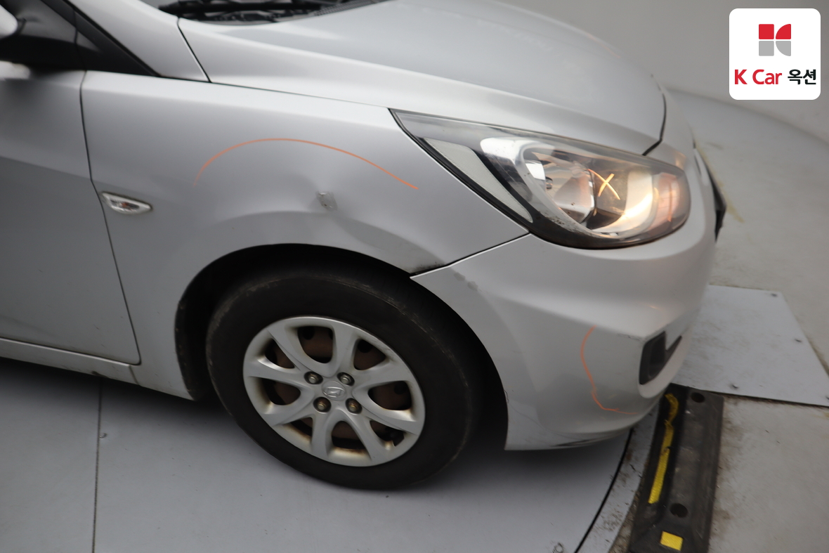 هيونداي أكسنت 2015 - صورة 35