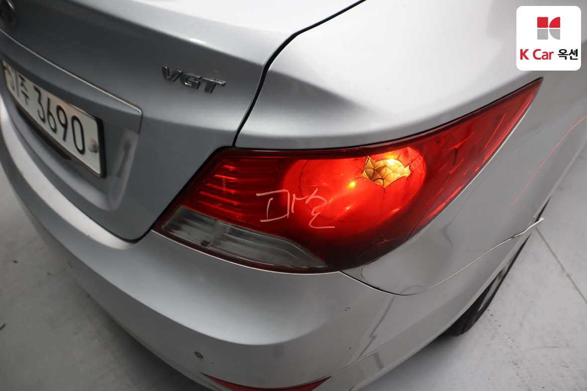 هيونداي أكسنت 2015 - صورة 40