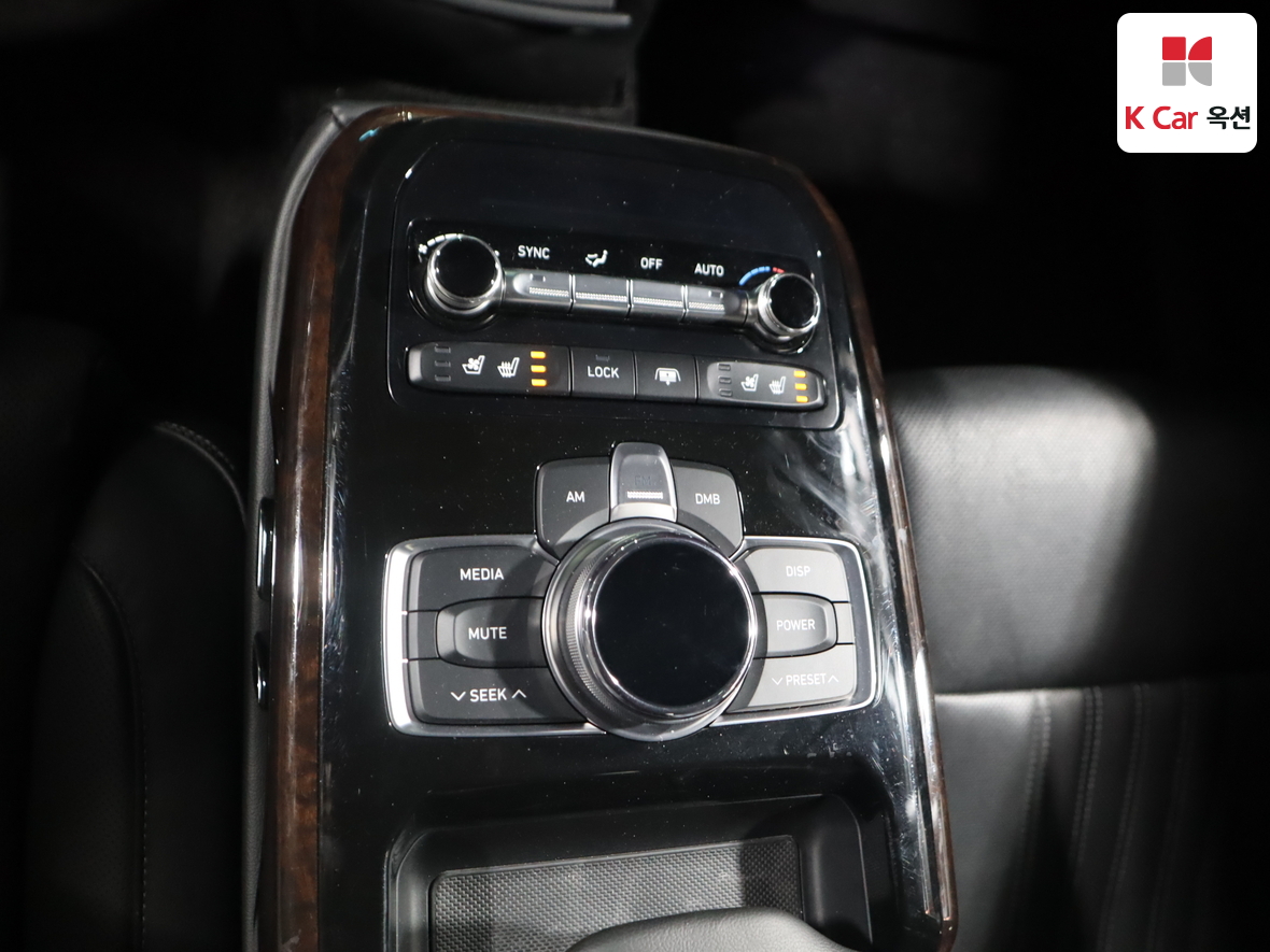 Hyundai Genesis EQ900 2018 - Image 24