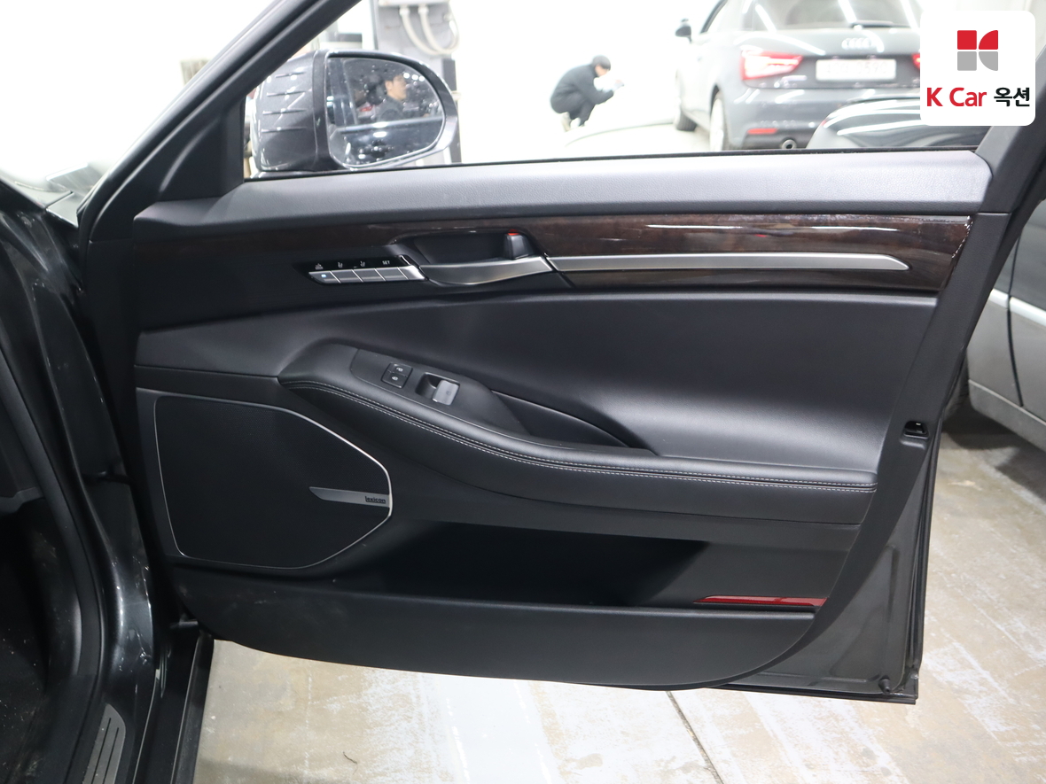 Hyundai Genesis EQ900 2018 - Image 30