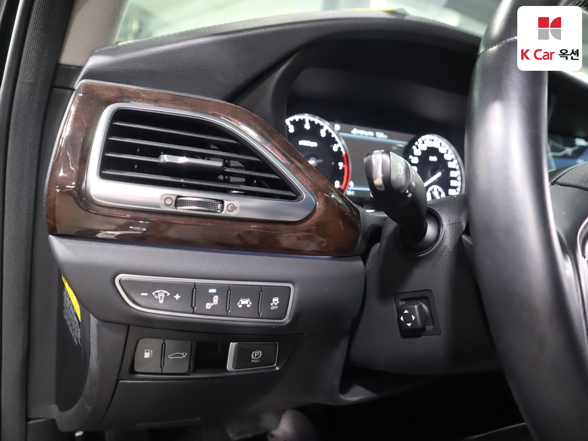 Hyundai Genesis EQ900 2018 - Image 9