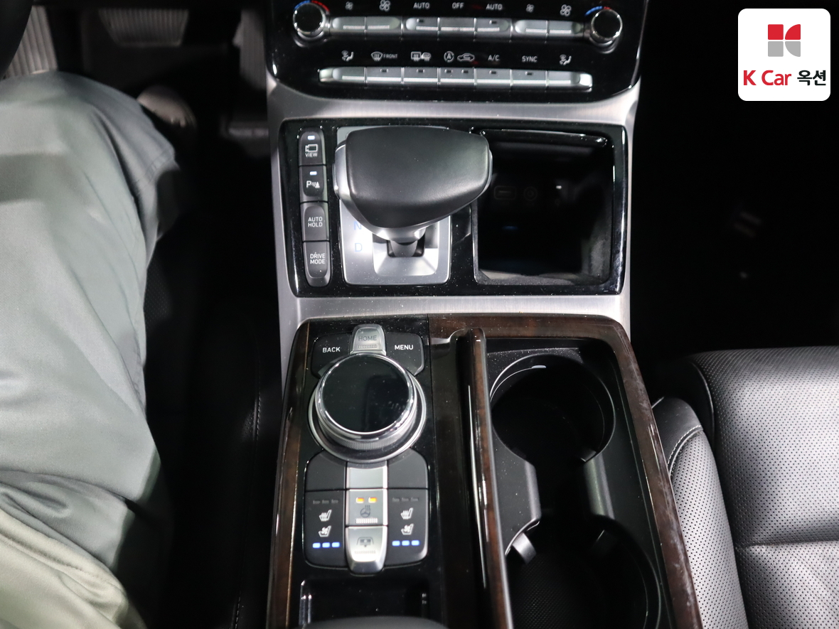 Hyundai Genesis EQ900 2018 - Image 16