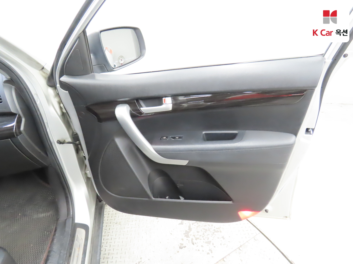 Kia Sorento 2010 - Image 30
