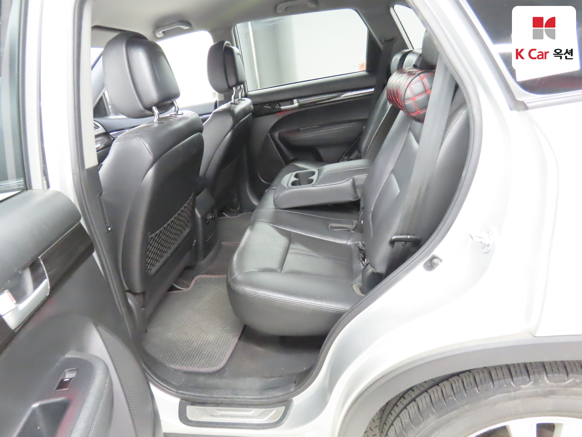 Kia Sorento 2010 - Image 24