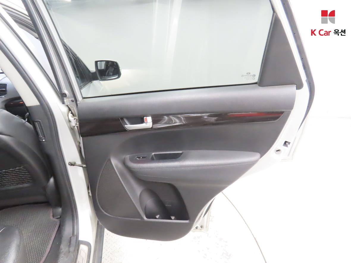 Kia Sorento 2010 - Image 28