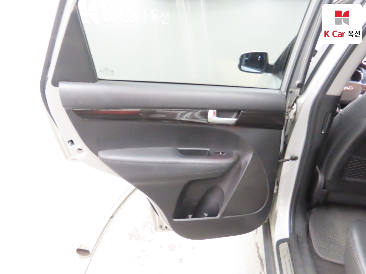 Kia Sorento 2010 - Image 23