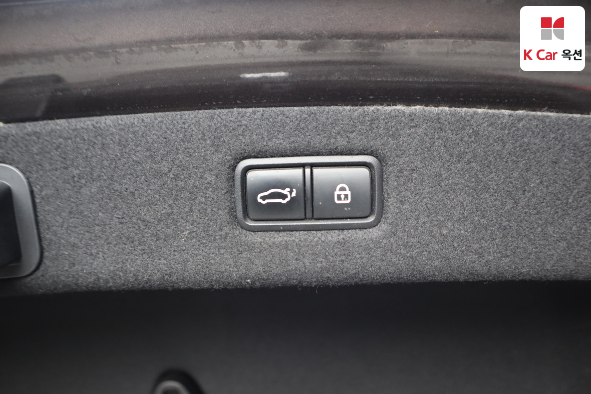 هيونداي جينيسيس EQ900 2017 - صورة 32