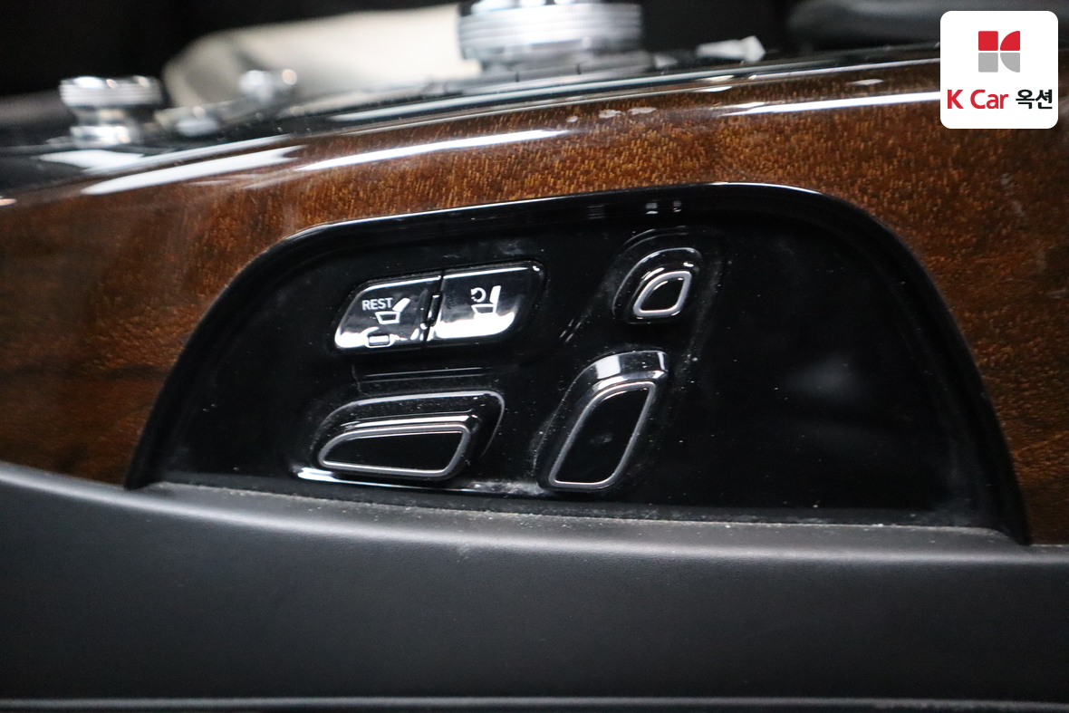 هيونداي جينيسيس EQ900 2017 - صورة 27