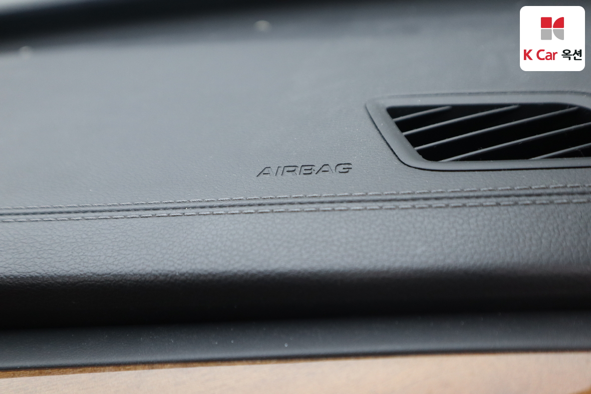 هيونداي جينيسيس EQ900 2017 - صورة 38