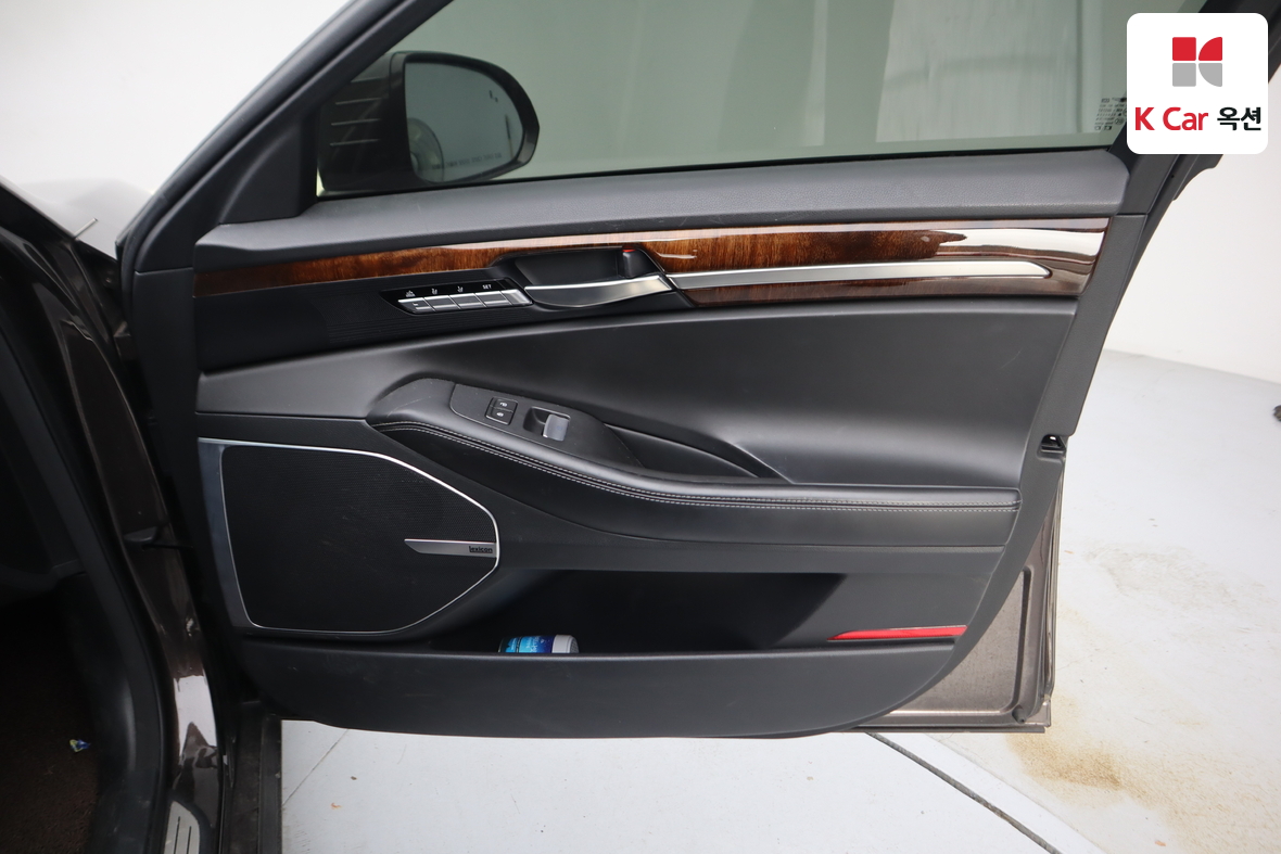 هيونداي جينيسيس EQ900 2017 - صورة 36