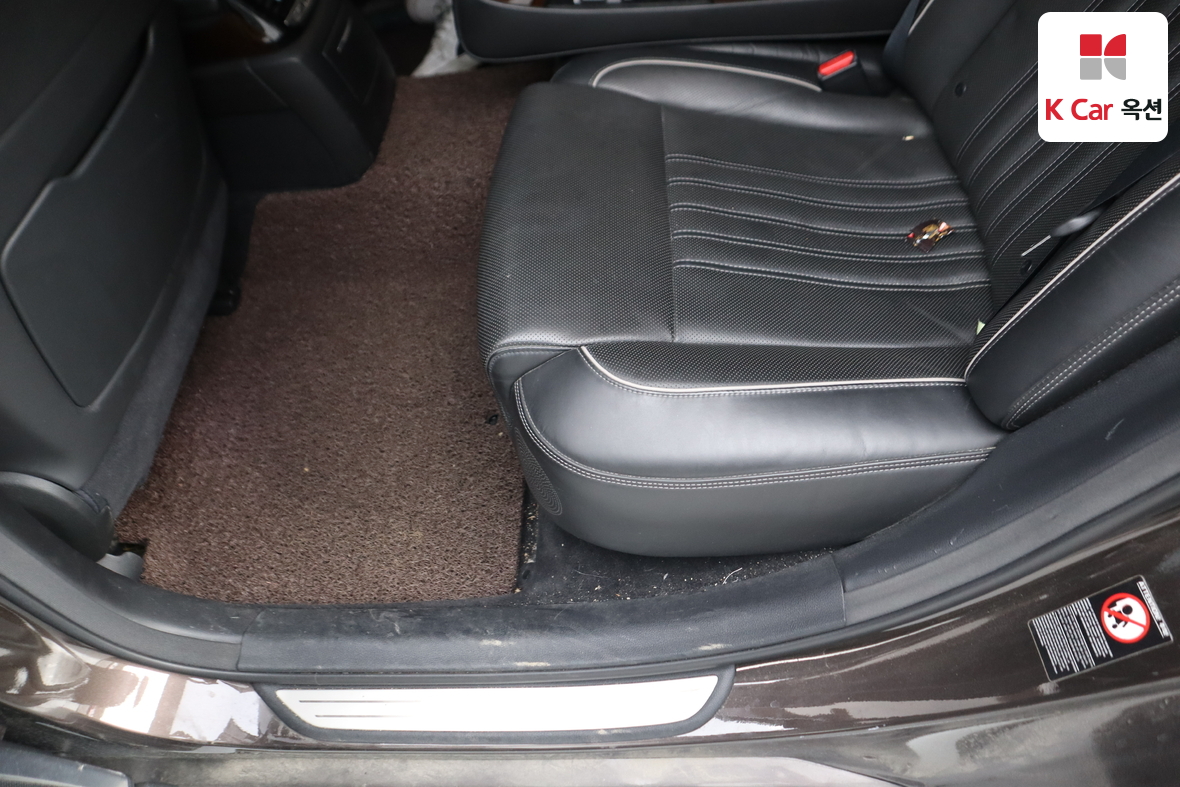 هيونداي جينيسيس EQ900 2017 - صورة 24